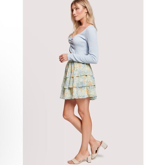NWTs Lost + Wander Mountain Bloom Tiered Miniskirt Size Medium - Picture 3 of 13